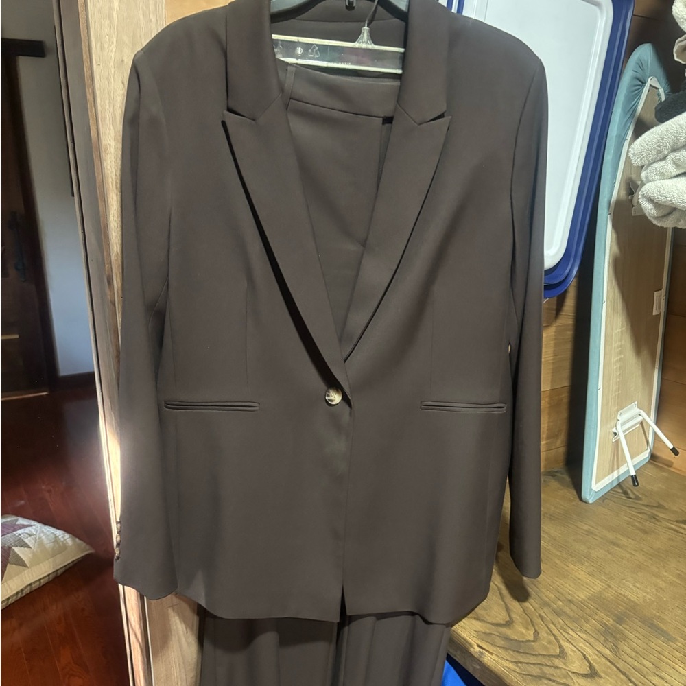 Alex Marie women’s business suit
